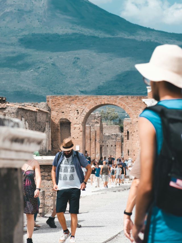 Pompeia limita número de visitantes para controlar turismo de massa