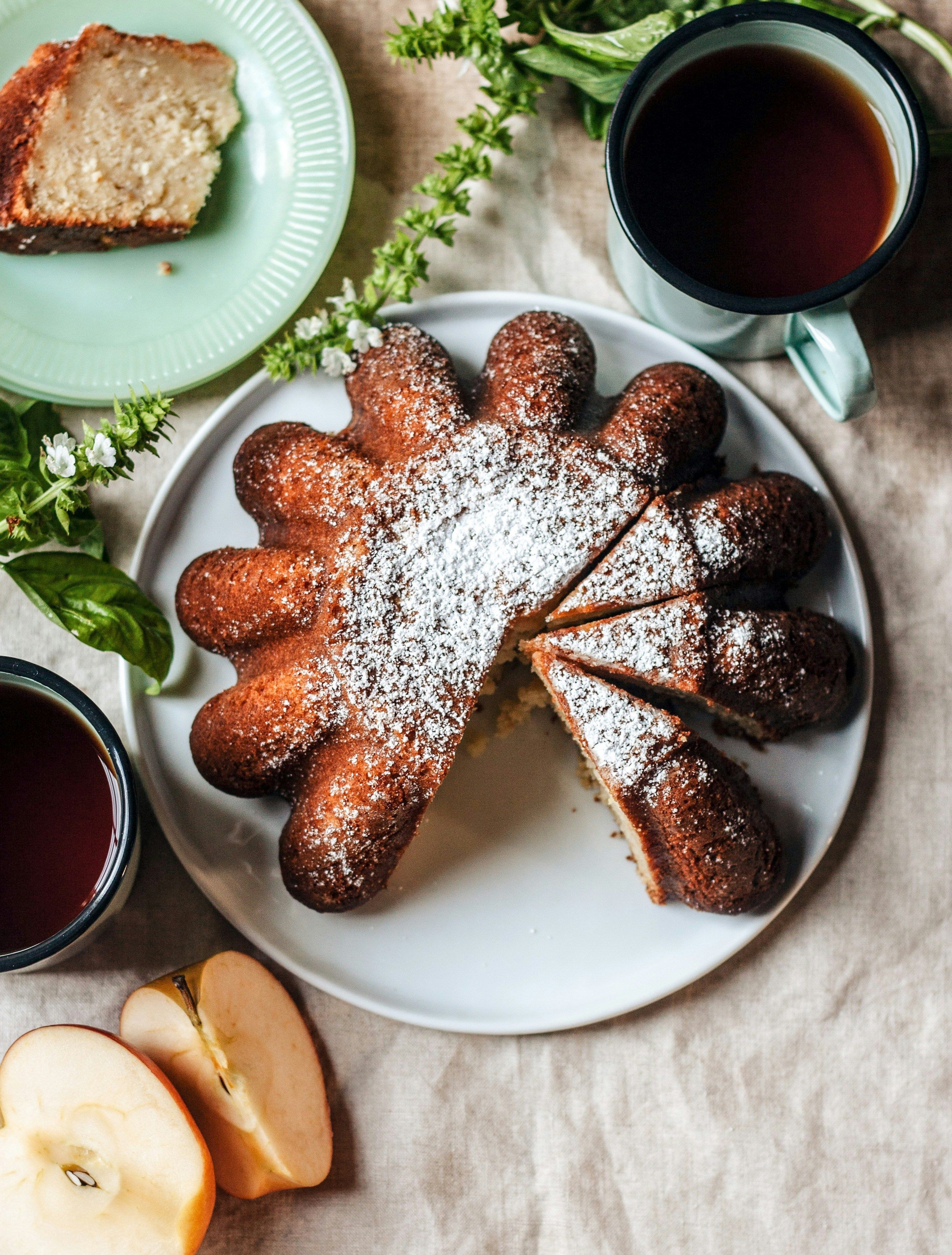 Tâmaras, purê de maçãs, açúcar de coco: como substituir açúcar em receitas