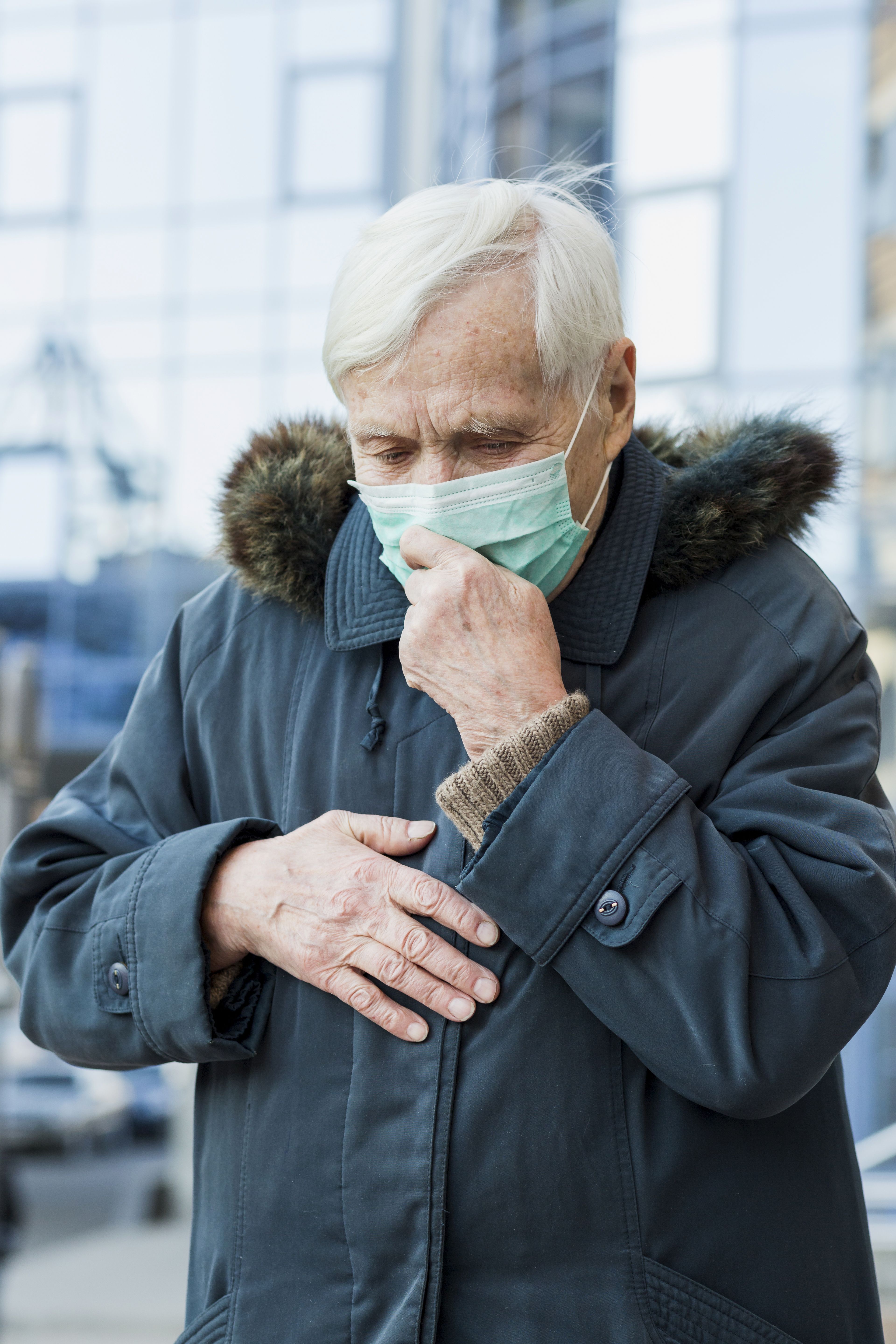 Por que infecções respiratórias são mais graves em idosos?