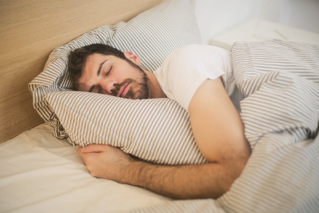 Técnica militar para dormir rápido: o que é e como funciona